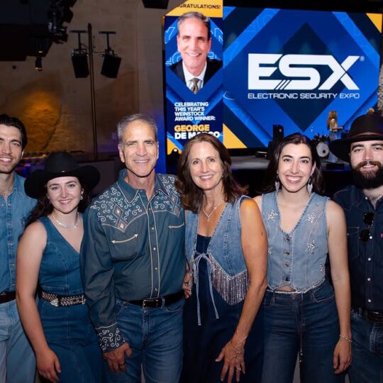 https://esxweb.com/wp-content/uploads/2026/07/O9A6904-540x540.jpg