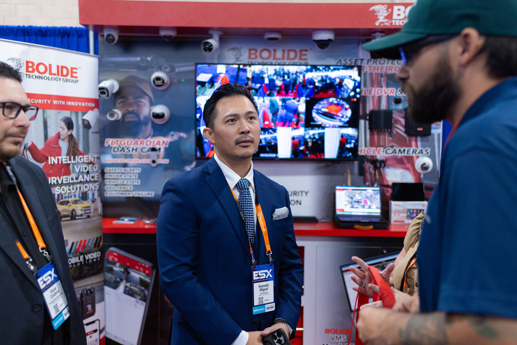 Exhibitor and industry professionals connecting on the ESX expo floor